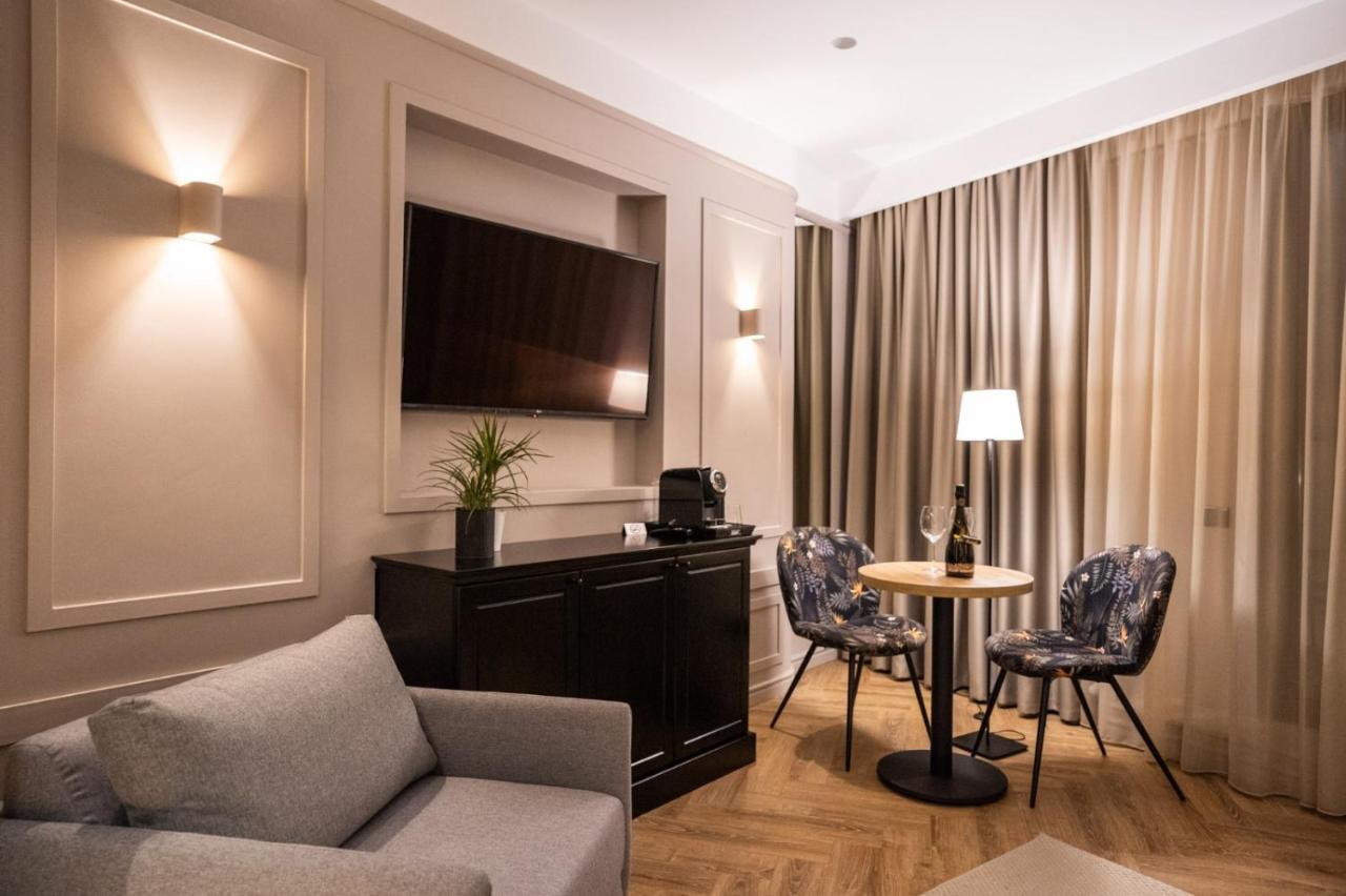 Alnis Boutique Villa Constanta Bagian luar foto